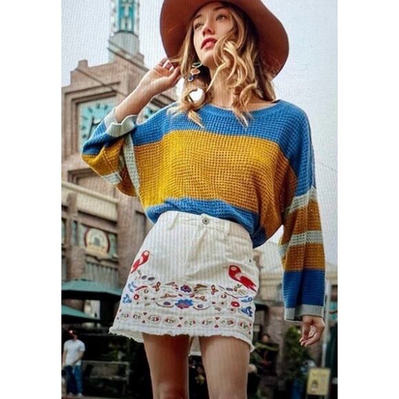 UMGEE Sz Large White Denim Mini Skirt Floral Embroidered Birds Boho Raw Hem Fall - Picture 1 of 13